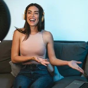 Imagen descriptiva sobre tiktok min, utilizada como recurso visual en el sitio de Sube Agencia Digital
