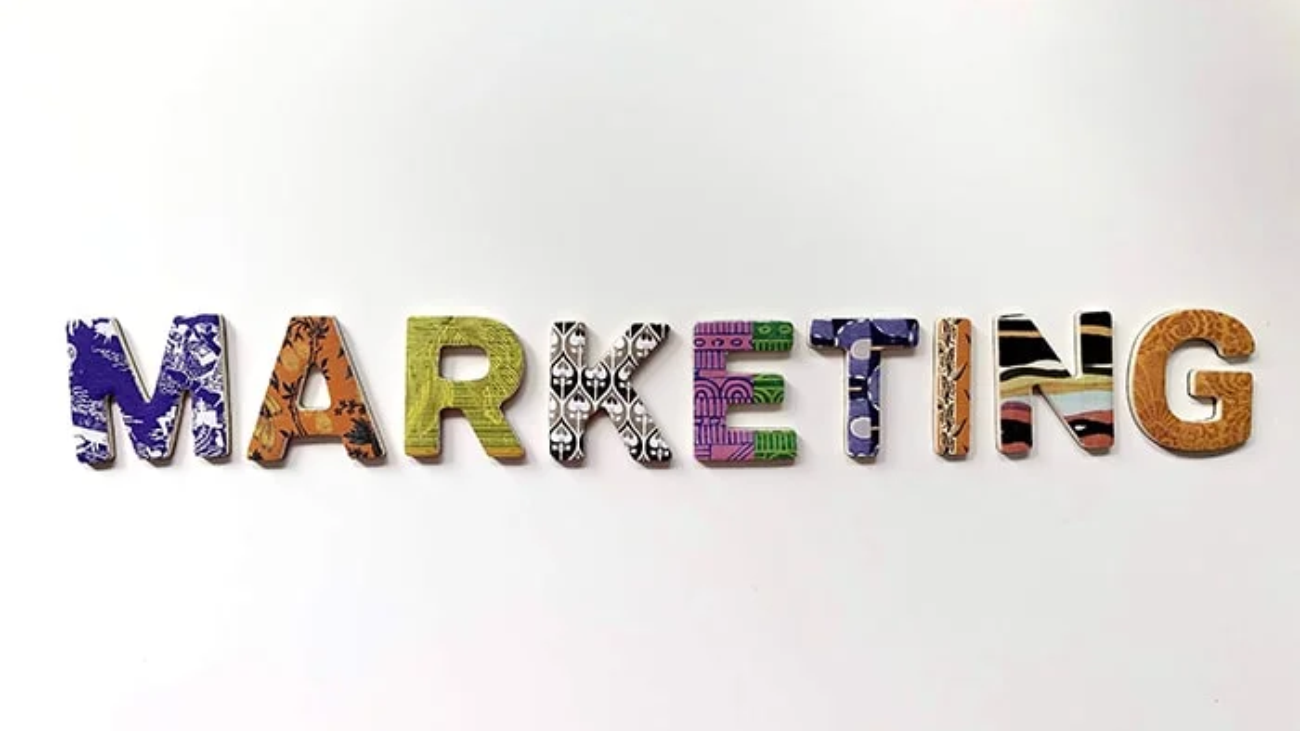 Ilustración representativa de técnicas de marketing digital utilizadas en redes y buscadores