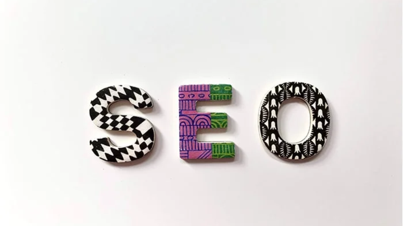 Imagen descriptiva sobre agencia seo p min, utilizada como recurso visual en el sitio de Sube Agencia Digital