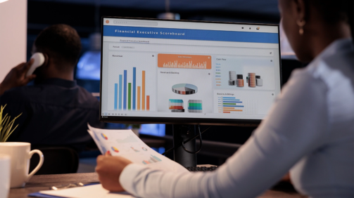monitoreo-de-redes-sociales-que-es-y-para-que-sirve-en-2026-complementaria